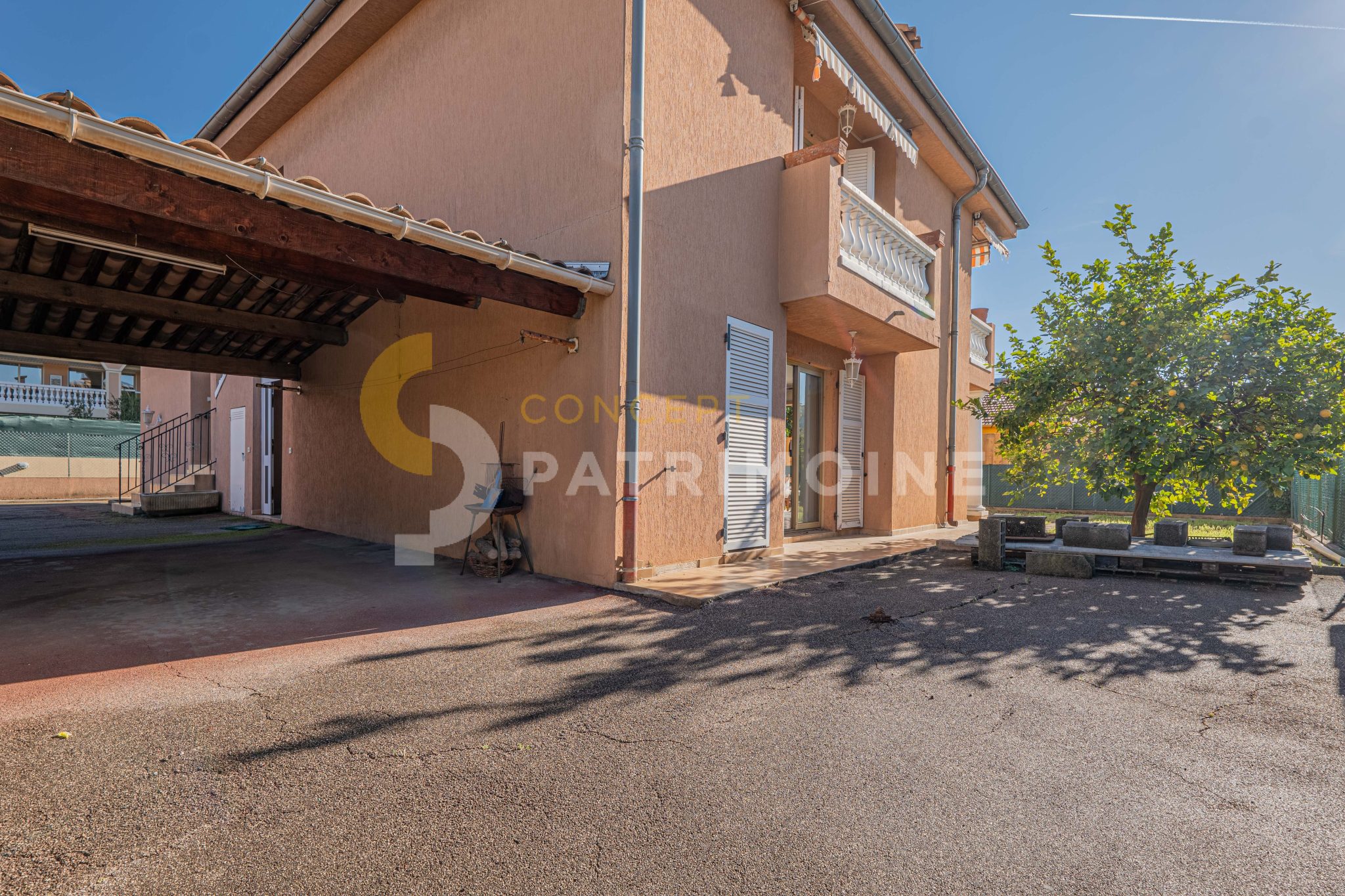 Maison 5 pièces 165.0 m2 – 890 000 € – A vendre