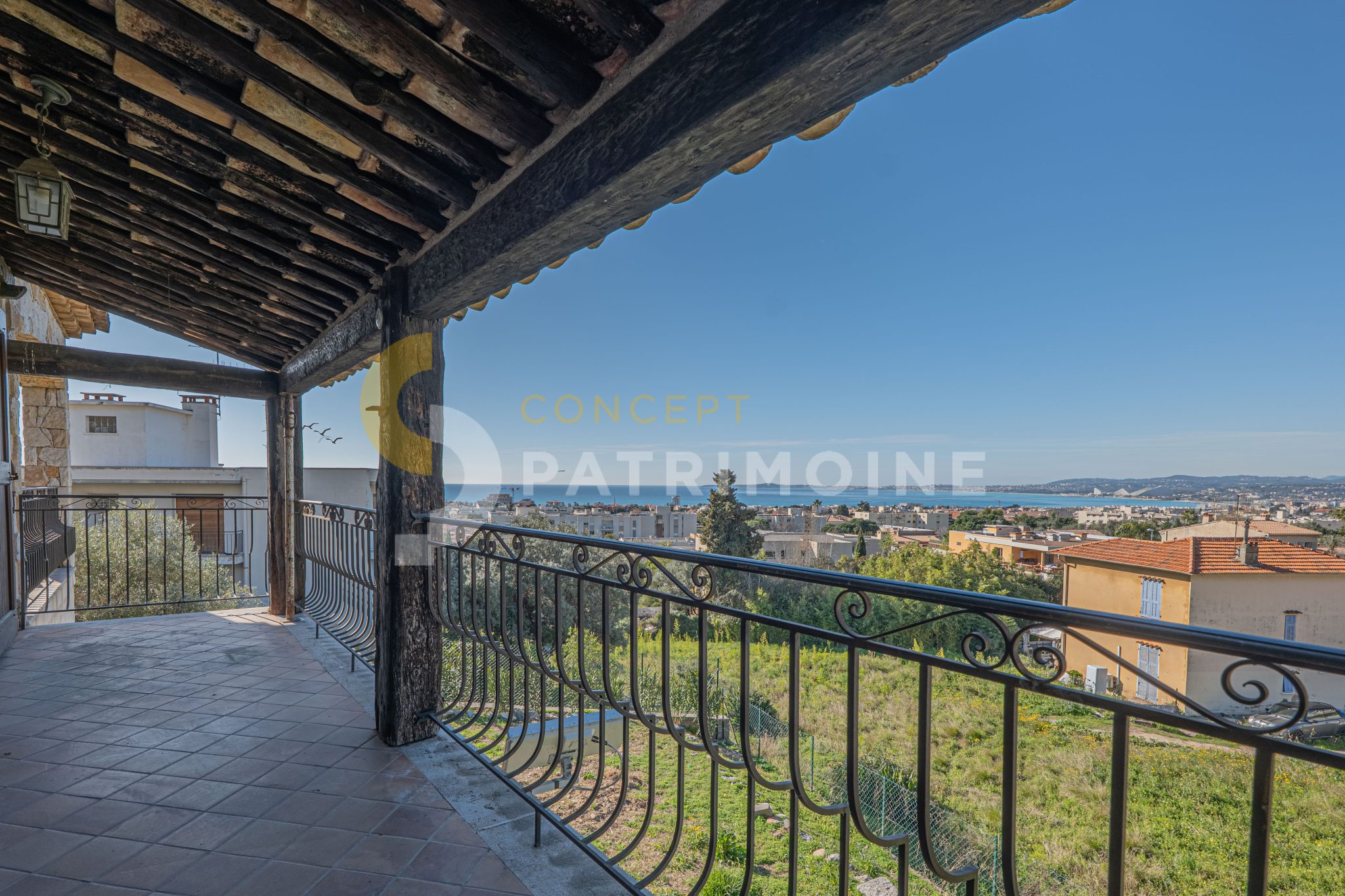Maison 5 pièces 244.8 m2 – 899 000 € – A vendre