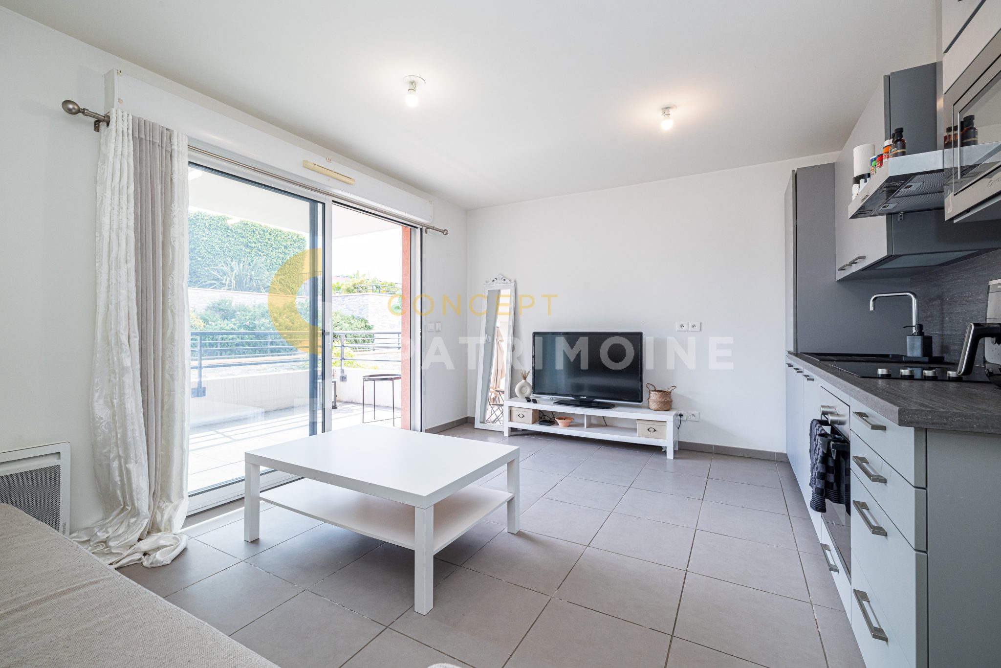 NICE / FABRON – Studio MEUBLE avec terrasse et garage