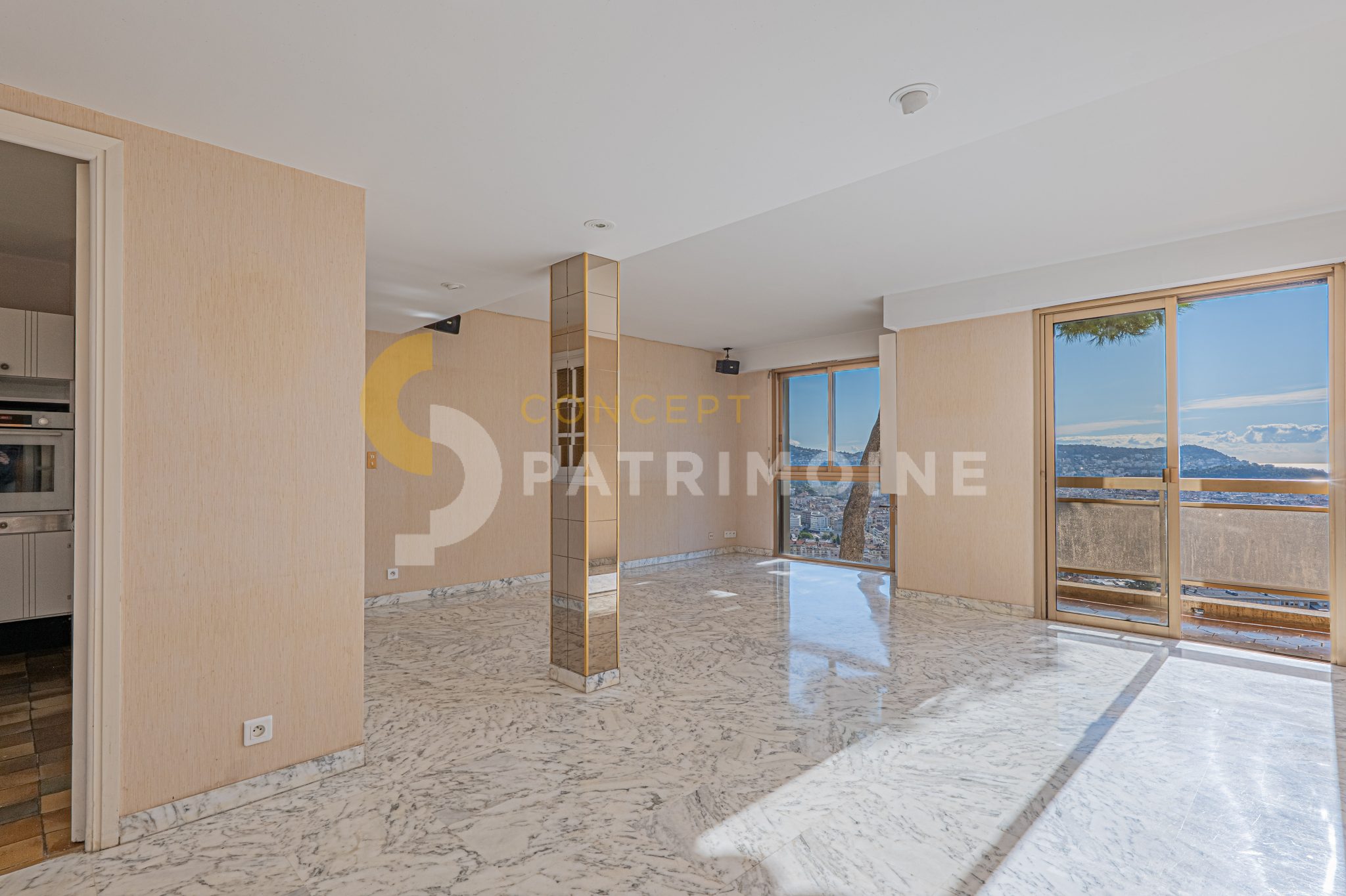 Appartement – 4 pièces – 85.0 m2 – 450 000 € – À vendre