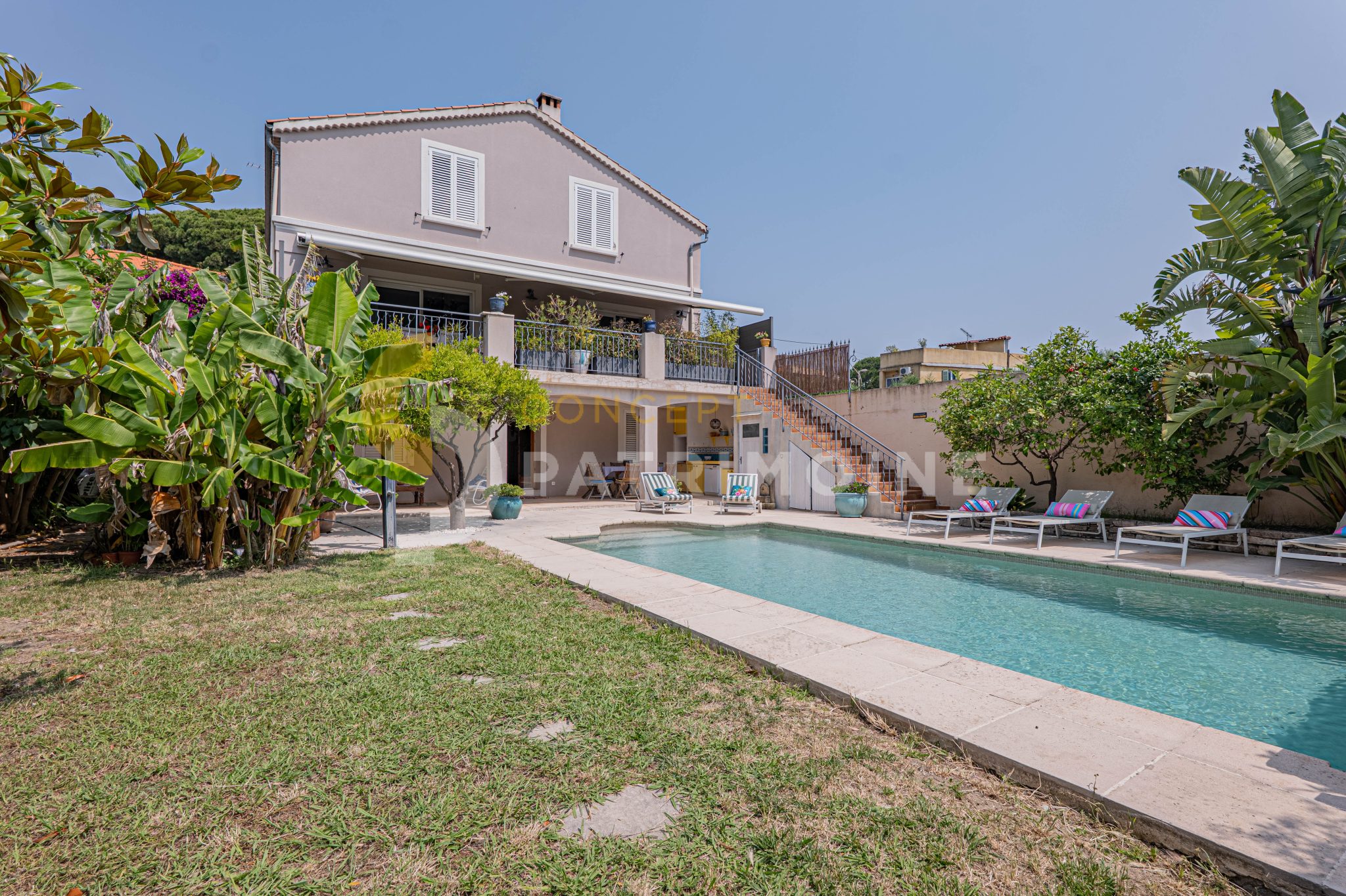 Golfe-Juan – Maison familiale avec piscine & dépendance