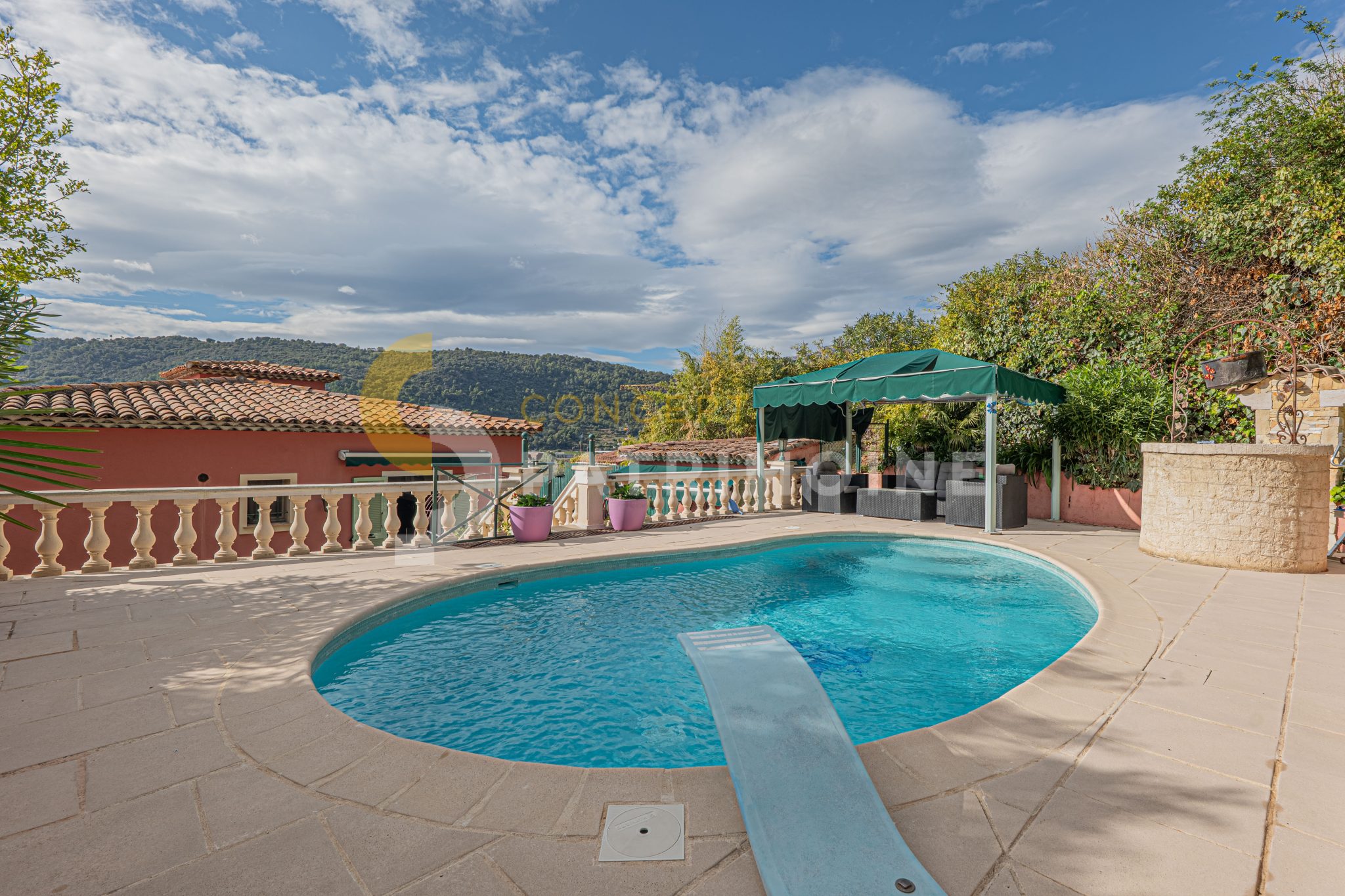 Maison – Maison individuelle – 9 pièces – 204.6 m2 – 840 000 € – À vendre