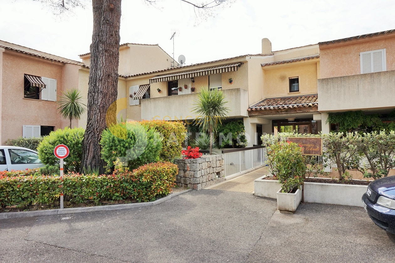 Appartement – 2 pièces – 42.7 m2 – 174 990 € – À vendre