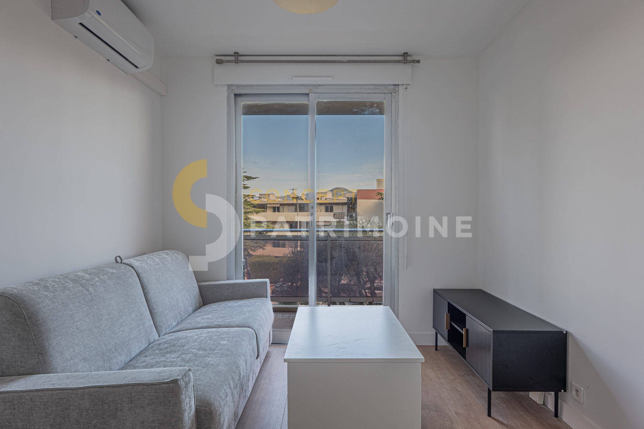 Appartement – Studio – Studio – 14.61 m2 – 750 €/mois – À louer