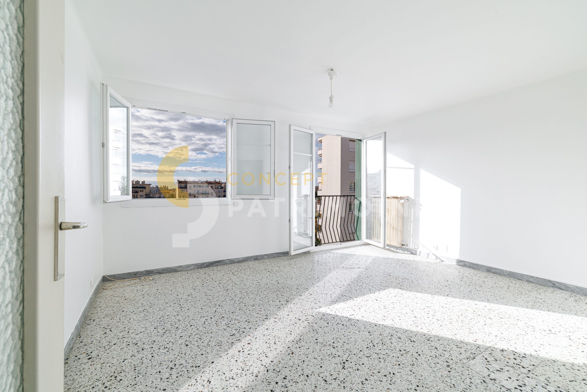 Appartement – 3 pièces – 55.56 m2 – 1 300 €/mois – À louer