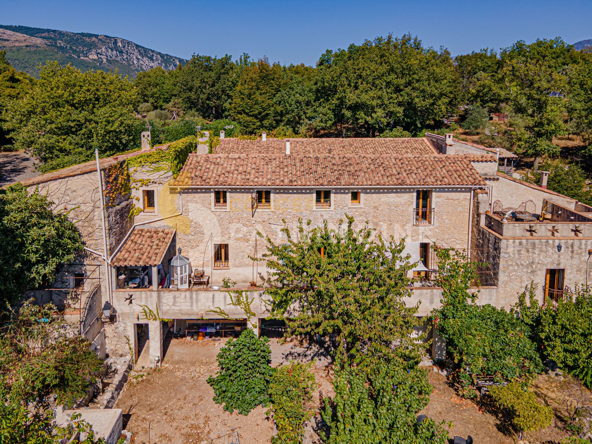 Maison – Bastide / Mas – 12 pièces – 343.32 m2 – 3 360 000 € – À vendre